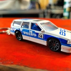 Volvo 850 keychain